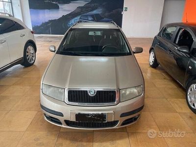 usata Skoda Fabia 2005 1.4 BENZINA NEOPATENTATI