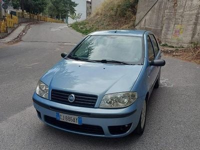 Usata Fiat Punto 69 CV (50 kW) 2004 Blu Utilitaria