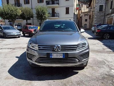 Usata VW Touareg 204 CV (150 kW) 2017 Grigio SUV