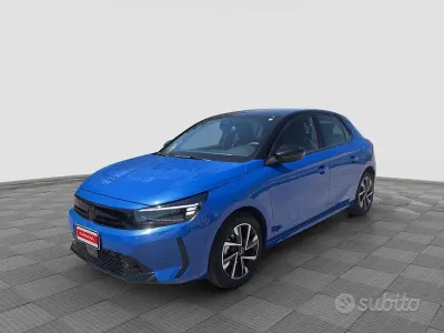 Usata Opel Corsa 75 CV (55 kW) 2024 Voltaic blue Utilitaria