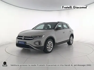 Usata VW T-Roc Style 150 CV (110 kW) 2023 Gray SUV