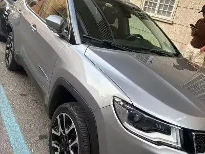 Usata Jeep Compass Limited 140 CV (102 kW) 2017 Grigio SUV