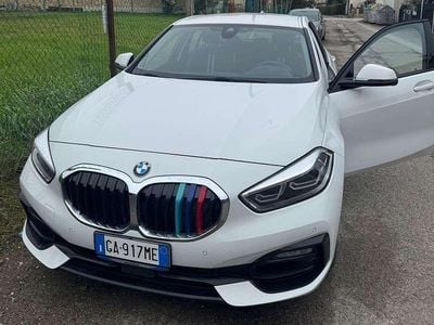 Usata BMW 118 Sport Line 140 CV (102 kW) 2020 Bianco Utilitaria
