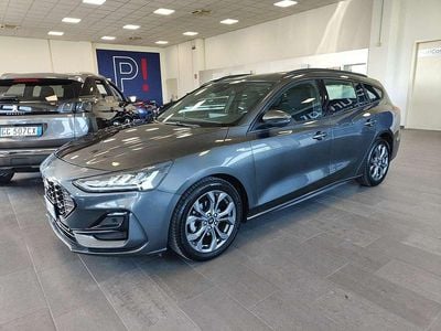 Begagnad Ford Focus ST-Line 125 HK (91 kW) 2023 Grå Kombi