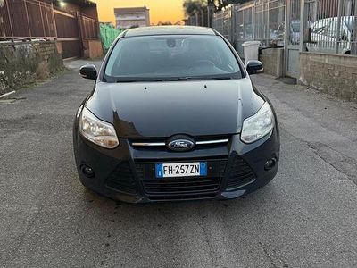 Usata Ford Focus 105 CV (77 kW) 2014 Blu Berlina