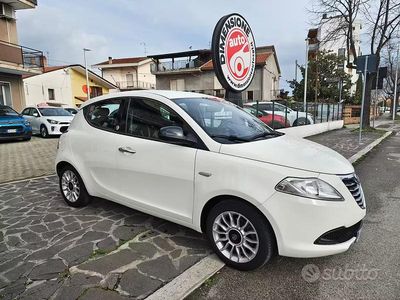 Usata Lancia Ypsilon Silver 69 CV (50 kW) 2012 Bianco Utilitaria