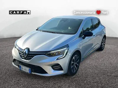Usata Renault Clio V Techno 101 CV (74 kW) 2023 Grigio Utilitaria