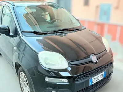 Usata Fiat Panda Lounge 69 CV (50 kW) 2012 Nero Utilitaria