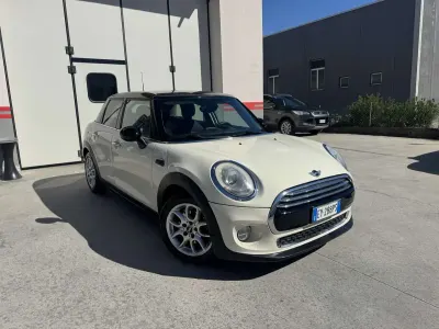 Usata Mini Cooper D Business 116 CV (85 kW) 2015 Other Utilitaria