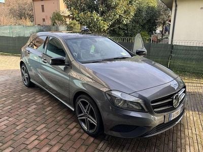 Usata Mercedes A180 Executive 109 CV (80 kW) 2015 Grigio Berlina
