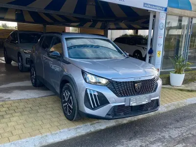 Usata Peugeot 2008 S 100 CV (73 kW) 2023 Grigio SUV