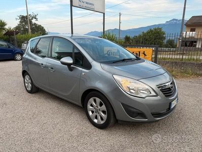 Usata Opel Meriva 140 CV (102 kW) 2011 Grigio Monovolume