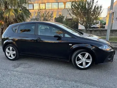 Usata Seat Leon Style 105 CV (77 kW) 2008 Nero Utilitaria