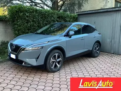 Używany Nissan Qashqai N-Connecta 158 KM (116 kW) 2023 Szary SUV
