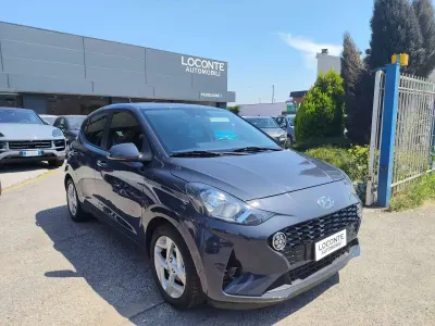 Usata Hyundai i10 Advanced Plus 67 CV (49 kW) 2022 Grigio Utilitaria