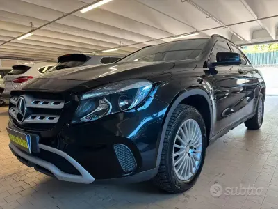 Usata Mercedes GLA180 Executive 109 CV (80 kW) 2017 Nero SUV