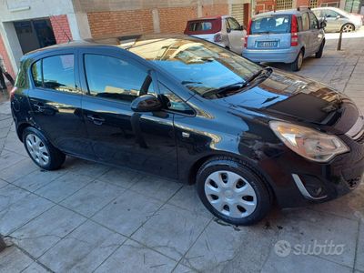 usata Opel Corsa 1.2 benzina e GPL 2012