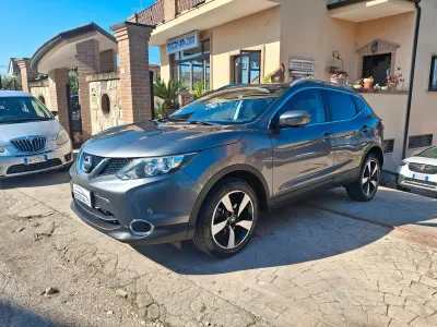 Usata Nissan Qashqai Tekna 131 CV (96 kW) 2015 Grigio SUV