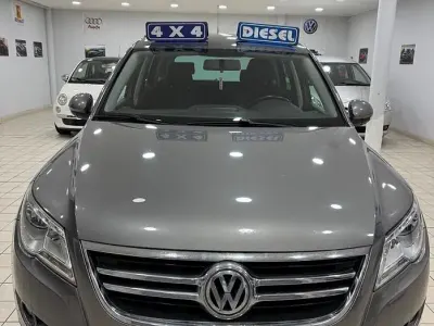 Usata VW Tiguan 140 CV (102 kW) 2011 Grigio SUV
