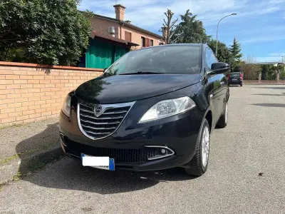 Usata Lancia Ypsilon Gold 80 CV (58 kW) 2015 Nero Utilitaria