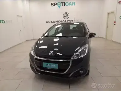 Usata Peugeot 208 Access 82 CV (60 kW) 2017 Nero Utilitaria