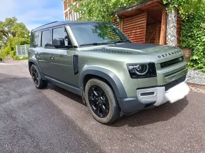 Usata Land Rover Defender SE 200 CV (147 kW) 2024 Verde SUV