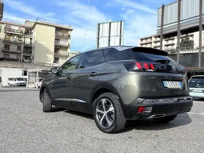 Usata Peugeot 3008 GT-line 131 CV (96 kW) 2018 Verde SUV