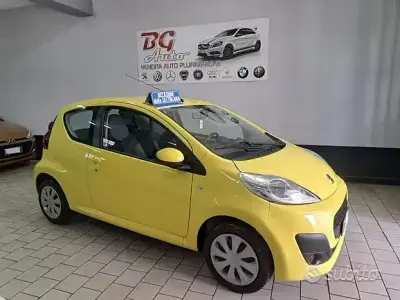 Usata Peugeot 107 68 CV (50 kW) 2013 Nero Utilitaria
