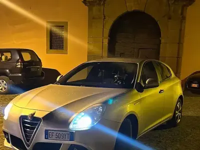 Usata Alfa Romeo Giulietta 130 CV (95 kW) 2011 Grigio Berlina