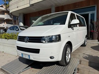 Begagnad VW Multivan Highline 179 HK (131 kW) 2010 Vit Minibuss