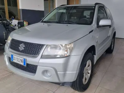 Usata Suzuki Grand Vitara 106 CV (77 kW) 2009 Argento metallizzato SUV