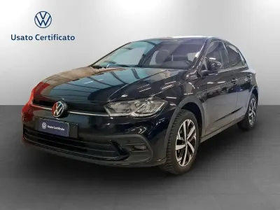 Usata VW Polo Life 80 CV (58 kW) 2023 Deep black perlato Utilitaria