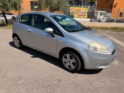 Usata Fiat Grande Punto Active 65 CV (47 kW) 2006 Grigio Utilitaria