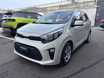 Usata Kia Picanto Urban 67 CV (49 kW) 2023 Beige Utilitaria
