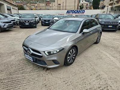 Usata Mercedes A180 Business 116 CV (85 kW) 2020 Grigio Berlina