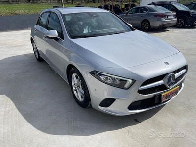 Usata Mercedes A180 Business 116 CV (85 kW) 2019 Grigio Berlina