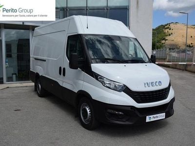 Usata Iveco Daily 155 CV (114 kW) 2020 Bianco / pastello Berlina