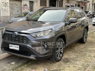 Usata Toyota RAV4 Hybrid Active 178 CV (130 kW) 2022 Marrone SUV
