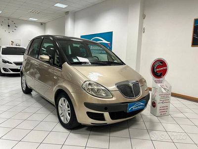 Usata Lancia Musa 95 CV (69 kW) 2006 Marrone Monovolume