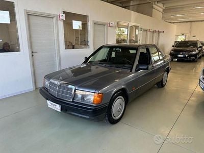 Usata Mercedes 190 72 CV (52 kW) 1989 Grigio Berlina