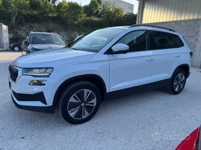 Usata Skoda Karoq Executive 110 CV (80 kW) 2023 Bianco SUV
