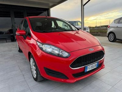 Usata Ford Fiesta Business Edition 75 CV (55 kW) 2016 Oro Berlina