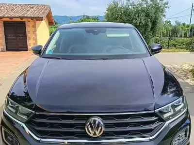 Usata VW T-Roc 150 CV (110 kW) 2018 Nero SUV