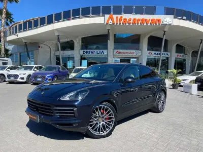 Usata Porsche Cayenne Coupe 340 CV (250 kW) 2022 Blu/azzurro Coupé
