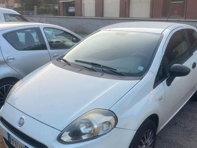 Bianco Usata 2012 Fiat Grande Punto Utilitaria | 3500 € (Buon prezzo)
