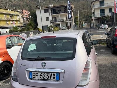 Usata Lancia Ypsilon 69 CV (50 kW) 2011 Viola Utilitaria