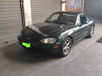 Usata Mazda MX5 110 CV (80 kW) 2000 Verde Cabrio