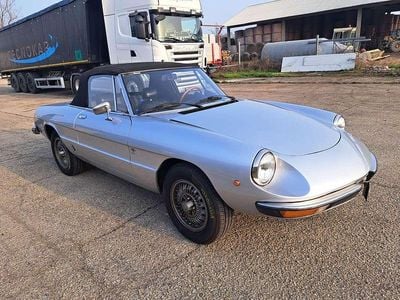 Usata Alfa Romeo Spider Veloce 131 CV (96 kW) 1981 Argento Cabrio