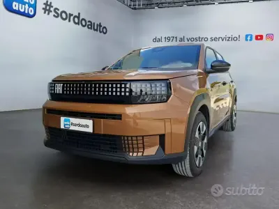 Usata Fiat Grande Panda Icon 101 CV (74 kW) 2025 Marrone Utilitaria