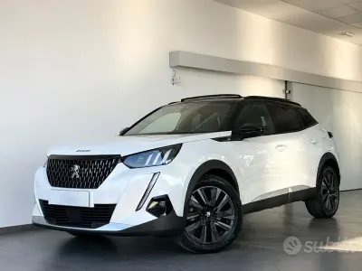 Usata Peugeot 2008 GT 131 CV (96 kW) 2021 Bianco SUV